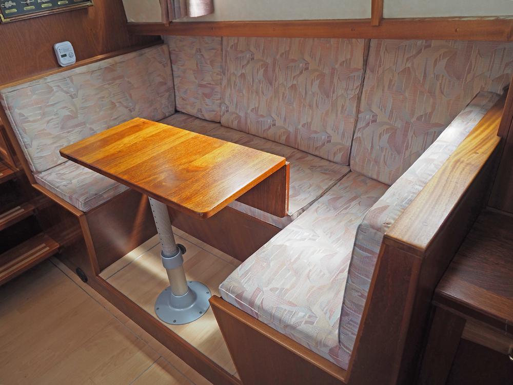 Saloon, Accommodation